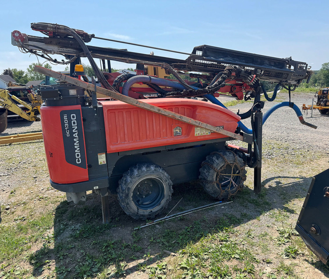 Sandvik Commando DC130Ri - Anjungan pengeboran: gambar 1 Sandvik Commando DC130Ri - Anjungan pengeboran: gambar 1