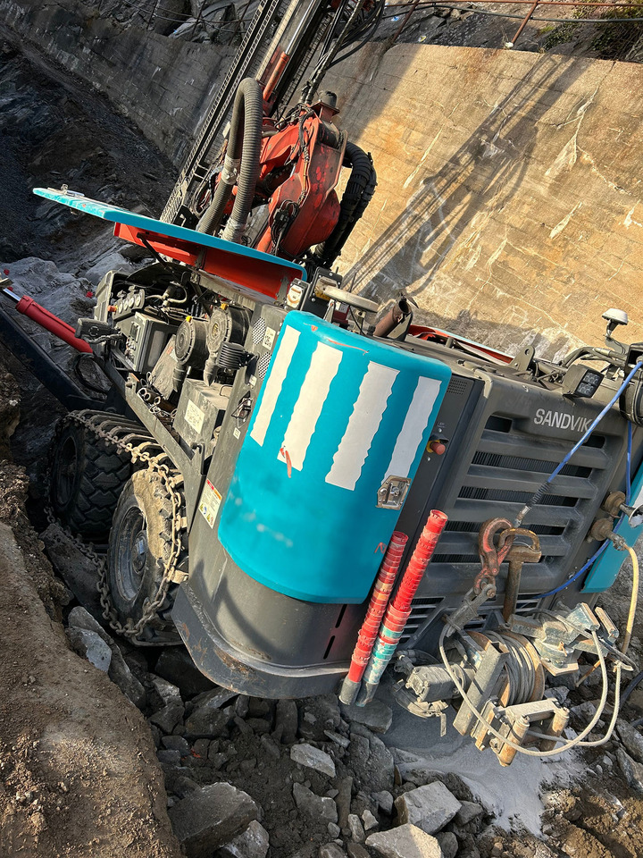 Sandvik Commando DC300Ri - Anjungan pengeboran: gambar 2 Sandvik Commando DC300Ri - Anjungan pengeboran: gambar 2