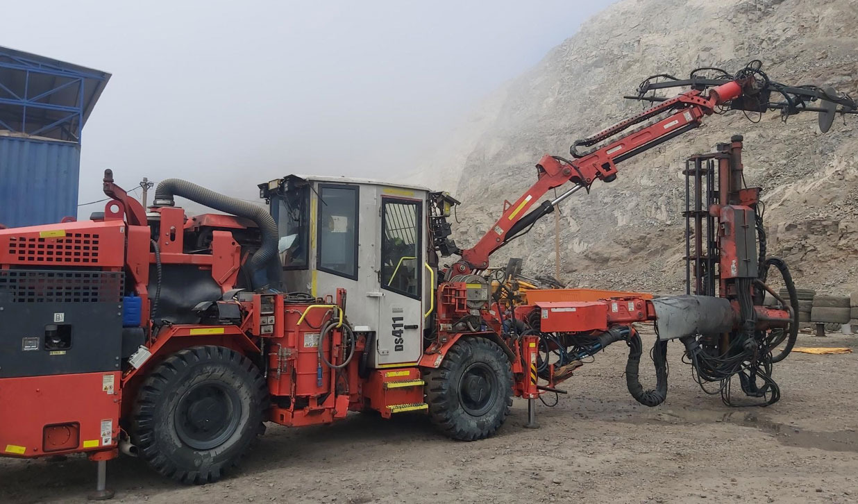 Mesin pertambangan Sandvik DS411-C: gambar 1