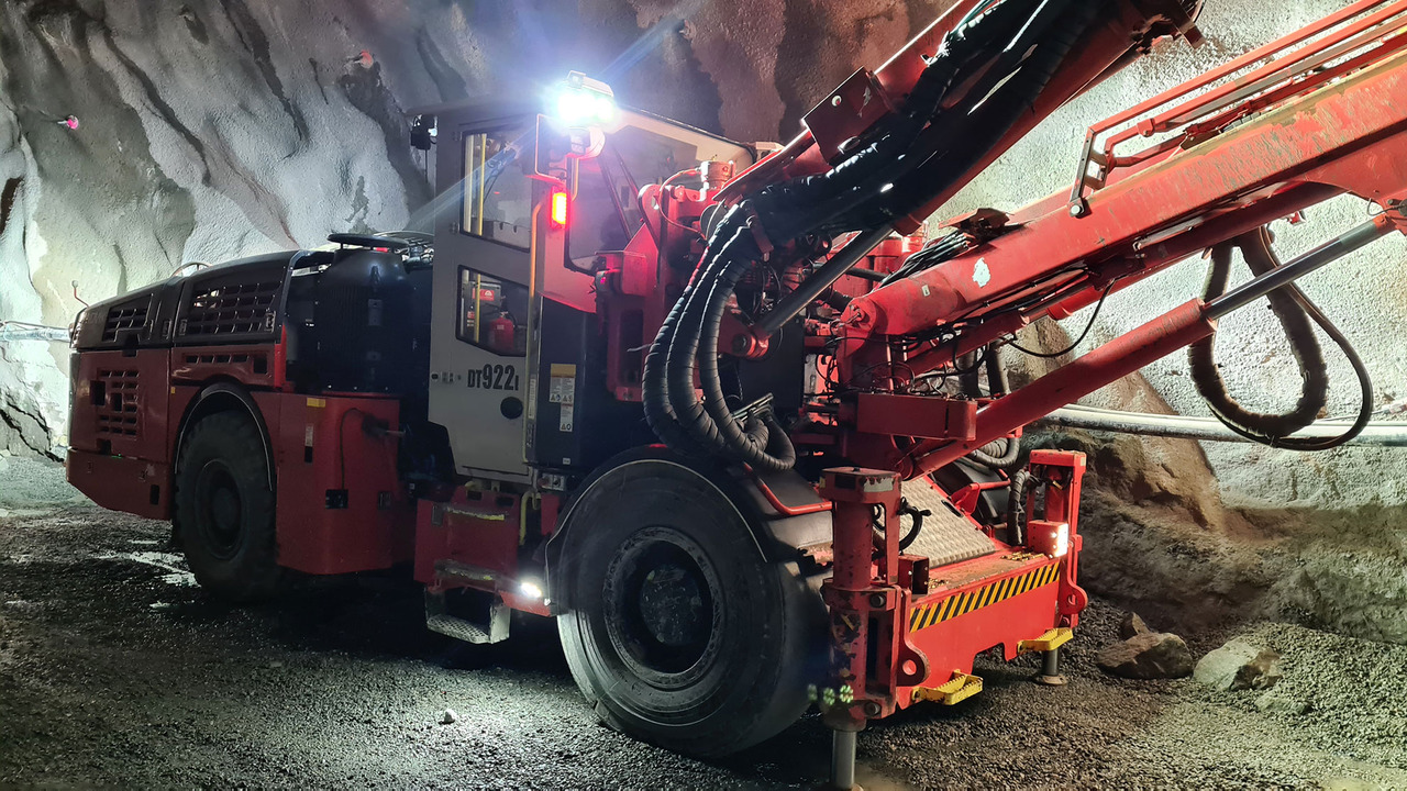 Sandvik DT922I - Mesin pertambangan: gambar 1 Sandvik DT922I - Mesin pertambangan: gambar 1