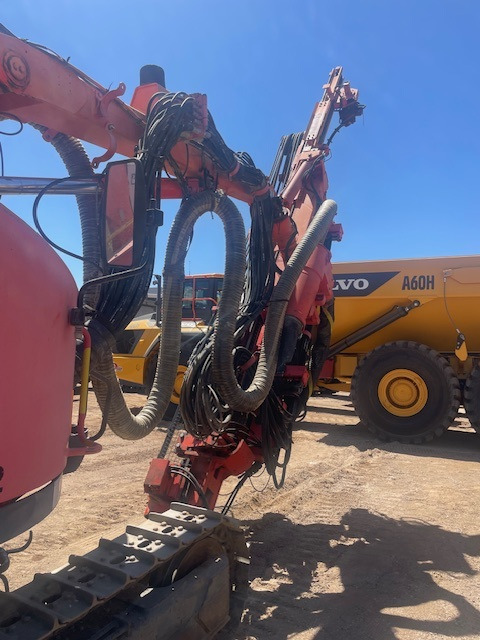 Sandvik DX800 - Anjungan pengeboran: gambar 5 Sandvik DX800 - Anjungan pengeboran: gambar 5