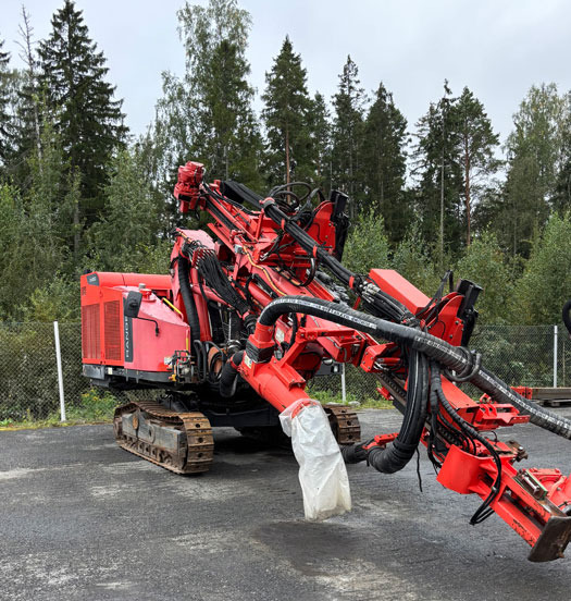 Sandvik DX800 S5 - Anjungan pengeboran: gambar 1 Sandvik DX800 S5 - Anjungan pengeboran: gambar 1