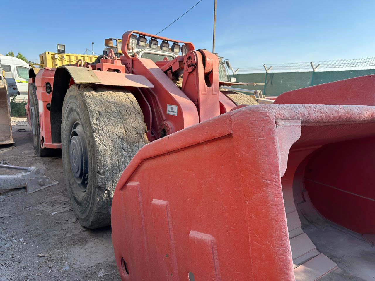 Sandvik LH410 - Mesin bor terarah: gambar 1 Sandvik LH410 - Mesin bor terarah: gambar 1