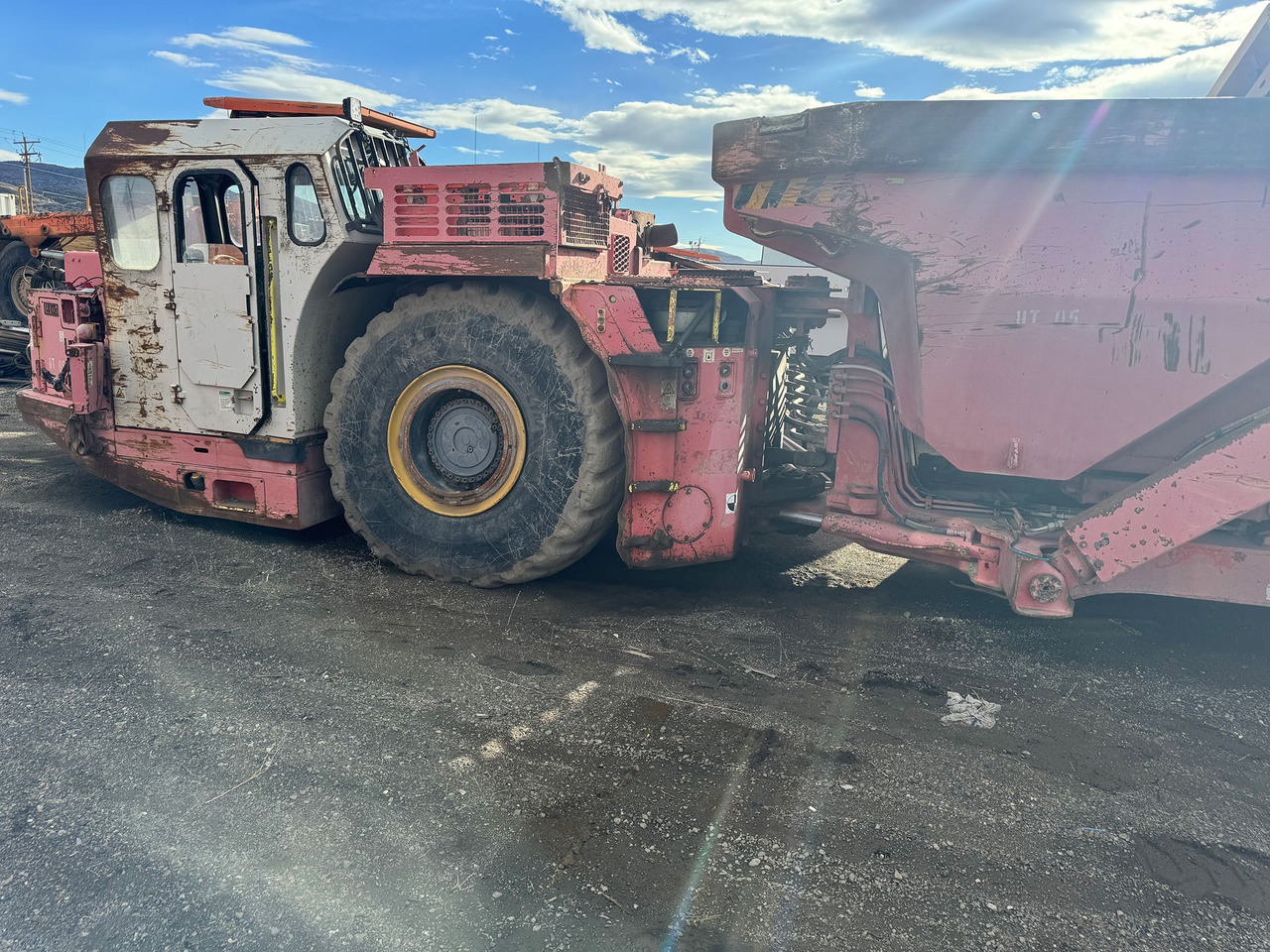 Sandvik TH430 - Mesin pertambangan: gambar 2 Sandvik TH430 - Mesin pertambangan: gambar 2