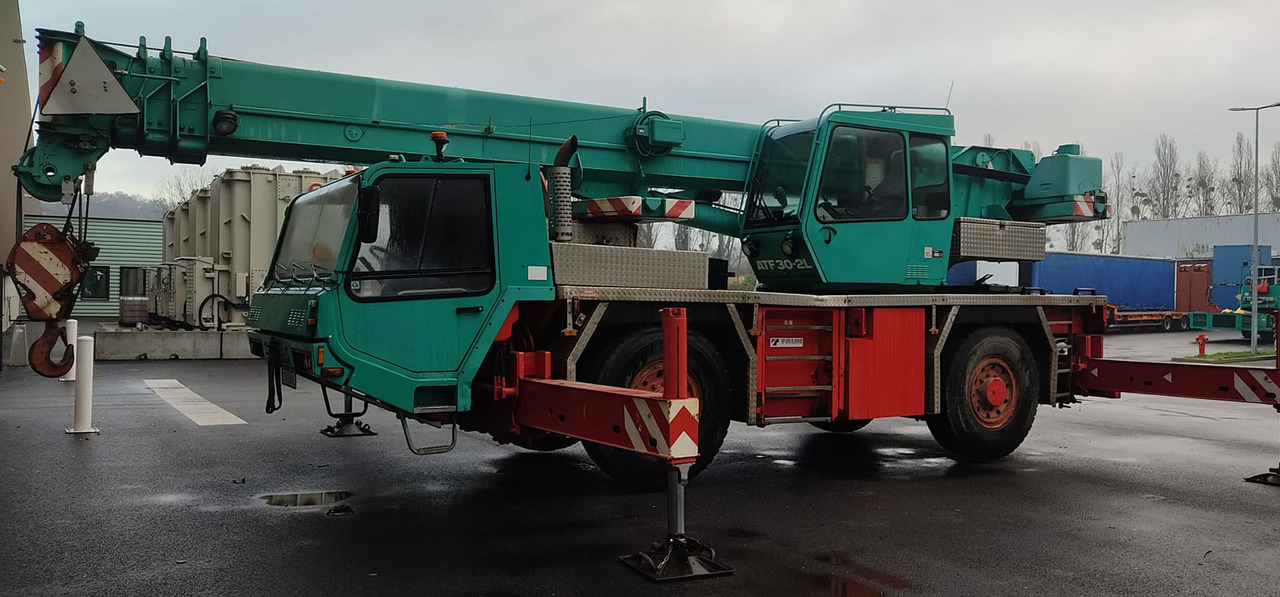 Tadano Faun ATF 30-2L - Derek bergerak: gambar 2 Tadano Faun ATF 30-2L - Derek bergerak: gambar 2