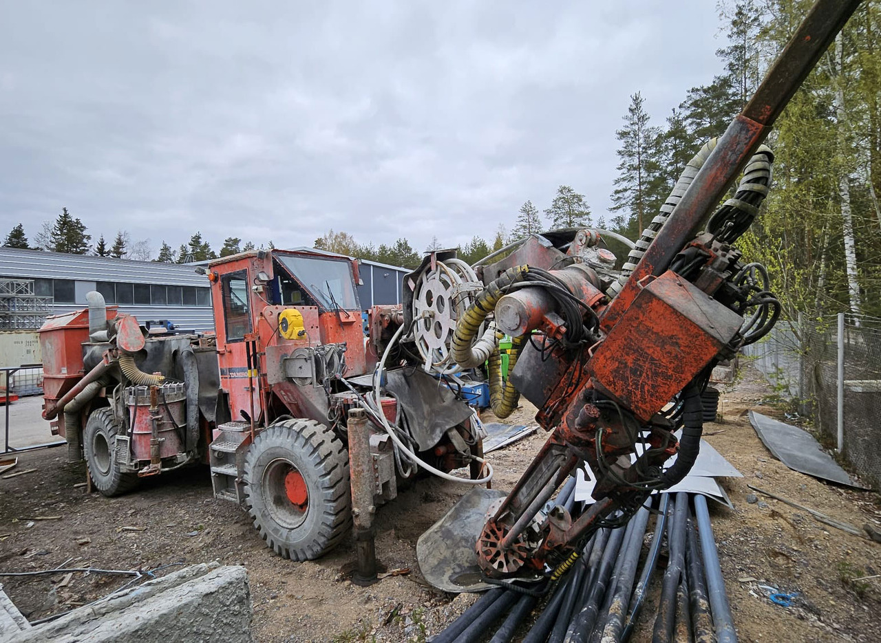 Tamrock Cabolt 530 - Mesin bor terarah: gambar 4 Tamrock Cabolt 530 - Mesin bor terarah: gambar 4
