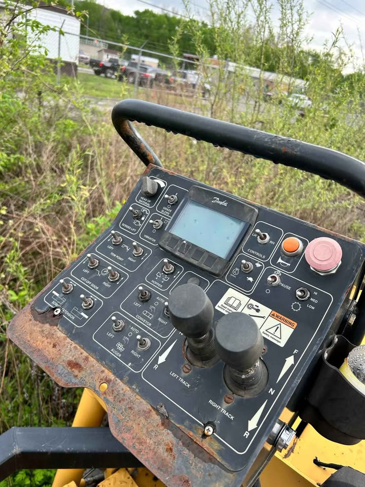 Paver aspal Weiler P385: gambar 7 Paver aspal Weiler P385: gambar 7