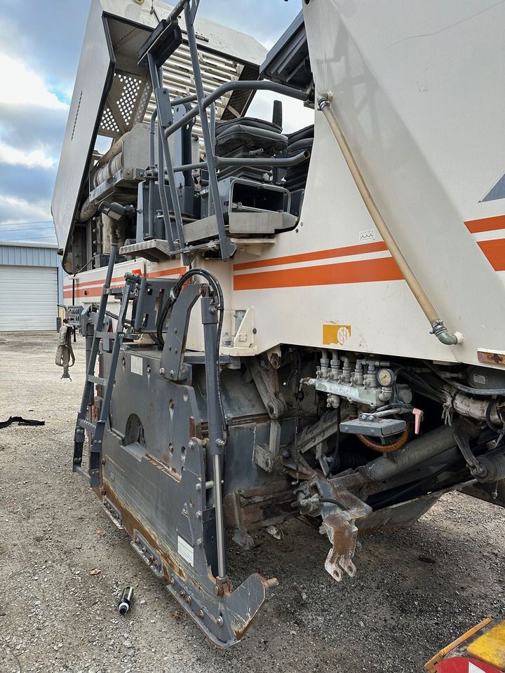 Wirtgen W 210 i - Mesin penggilingan jalan: gambar 4 Wirtgen W 210 i - Mesin penggilingan jalan: gambar 4