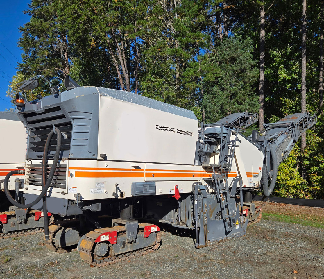 Wirtgen W 210 i - Mesin penggilingan jalan: gambar 2 Wirtgen W 210 i - Mesin penggilingan jalan: gambar 2