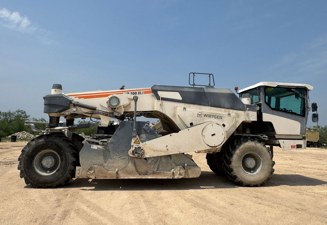 Wirtgen WR 200 XLI - Stabilisator tanah: gambar 1 Wirtgen WR 200 XLI - Stabilisator tanah: gambar 1
