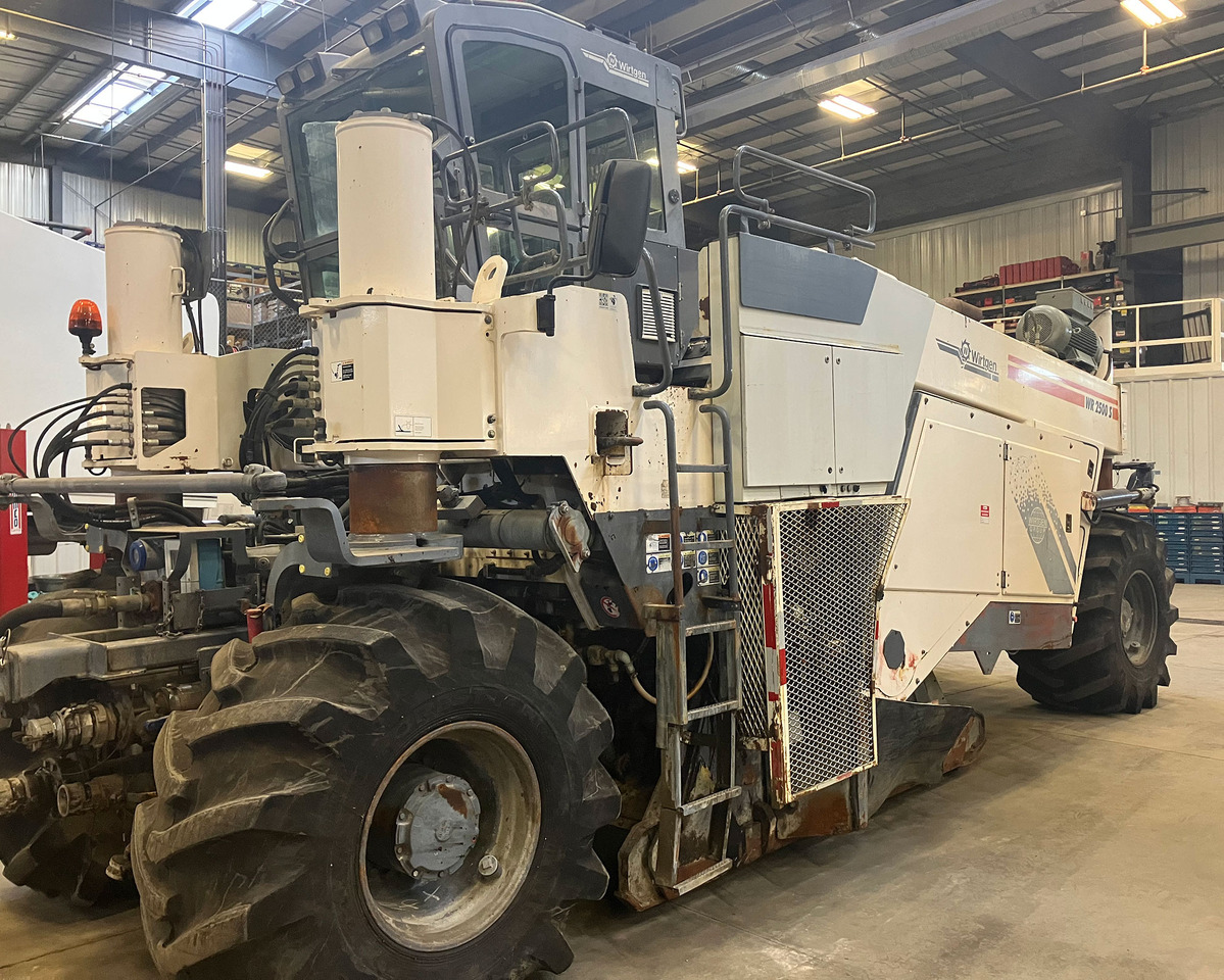 Wirtgen WR 2500 S - Stabilisator tanah: gambar 1 Wirtgen WR 2500 S - Stabilisator tanah: gambar 1