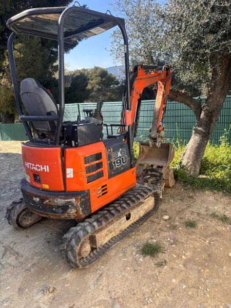 Hitachi zx19 - Ekskavator mini: gambar 3 Hitachi zx19 - Ekskavator mini: gambar 3