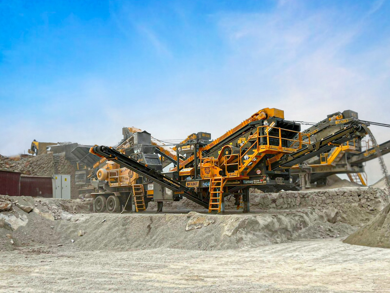 FABO MOBILE CRUSHING PLANT - Mesin pertambangan: gambar 1 FABO MOBILE CRUSHING PLANT - Mesin pertambangan: gambar 1