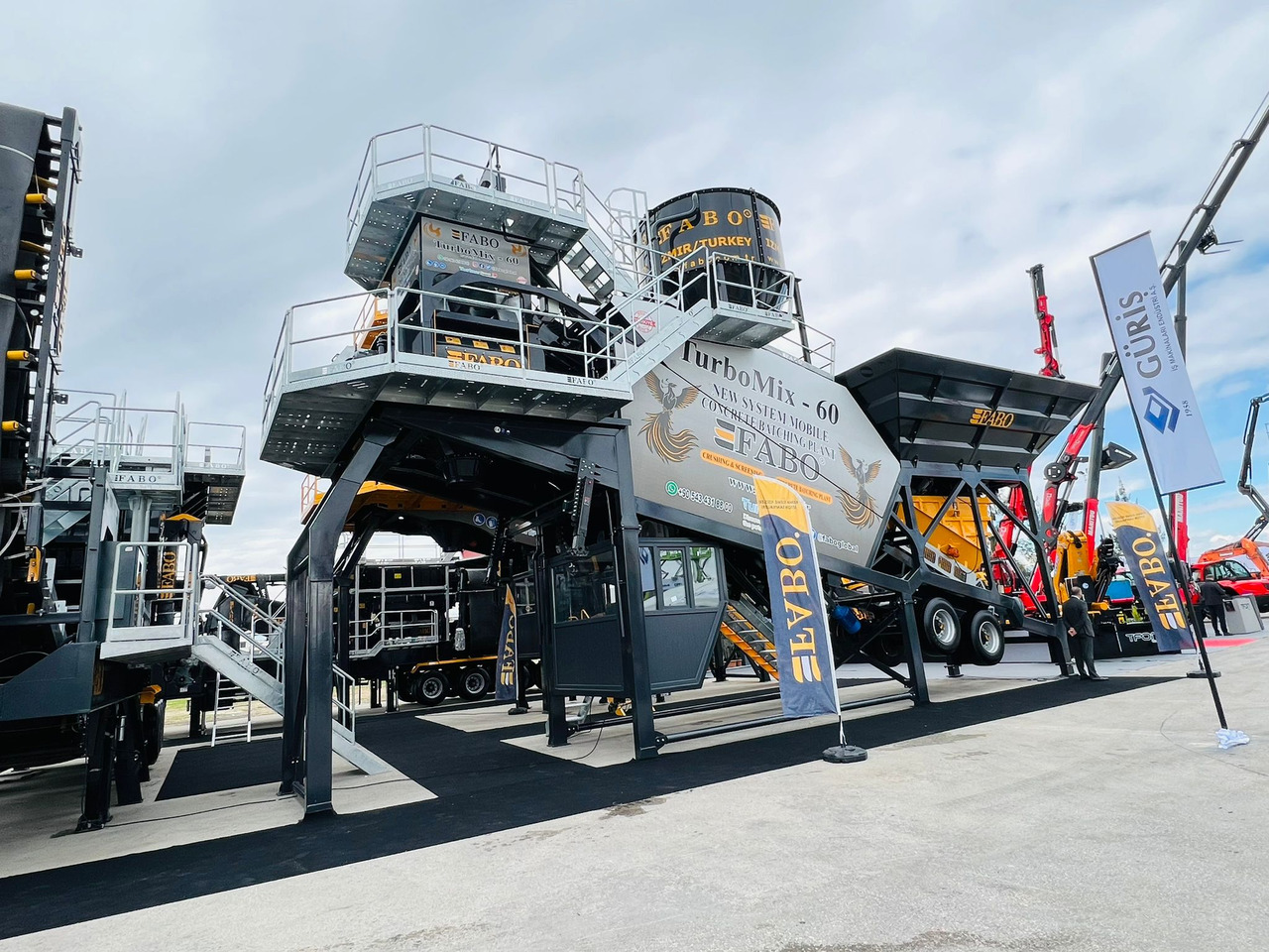FABO Mobile Concrete Batching Plants - Pabrik beton: gambar 1 FABO Mobile Concrete Batching Plants - Pabrik beton: gambar 1