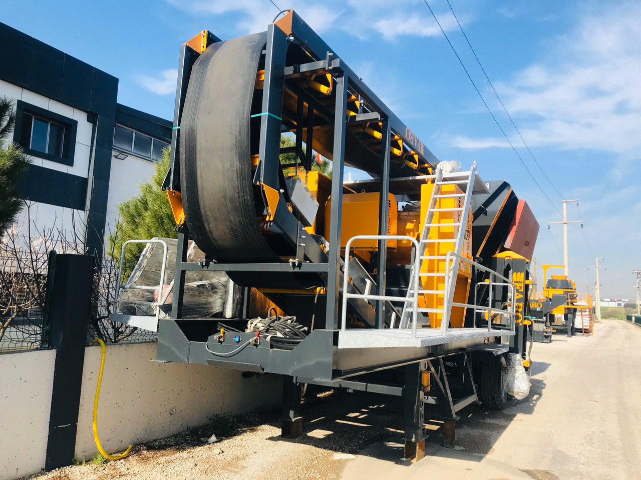 FABO Mobile crusher - Tanaman penghancur mobil: gambar 3 FABO Mobile crusher - Tanaman penghancur mobil: gambar 3