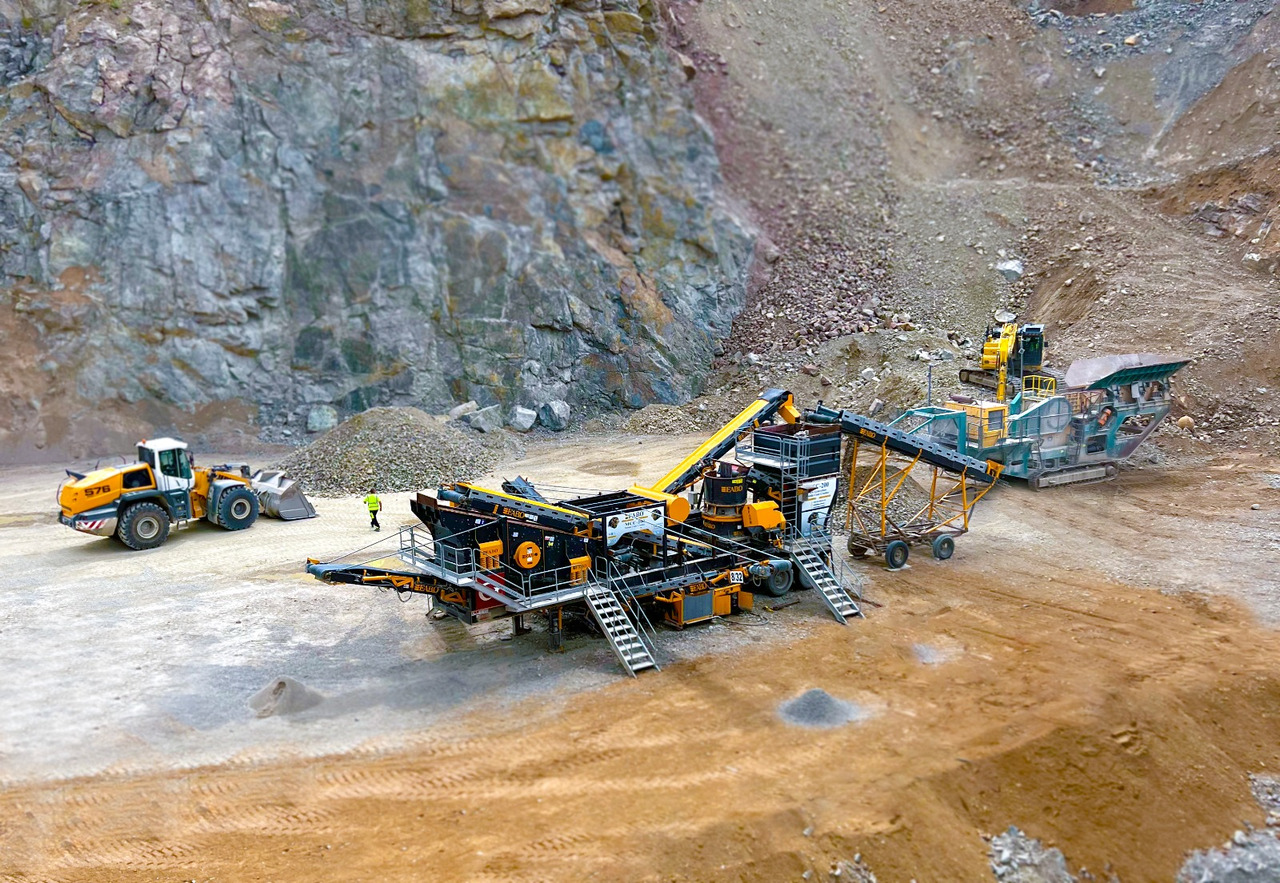 FABO Mobile crusher - Tanaman penghancur mobil: gambar 2 FABO Mobile crusher - Tanaman penghancur mobil: gambar 2