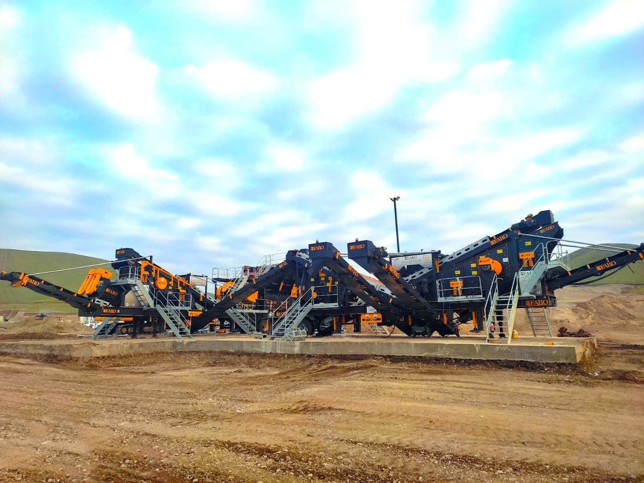 FABO Mobile crusher - Tanaman penghancur mobil: gambar 5 FABO Mobile crusher - Tanaman penghancur mobil: gambar 5