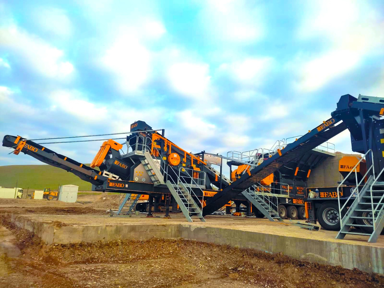 FABO Mobile crusher - Tanaman penghancur mobil: gambar 3 FABO Mobile crusher - Tanaman penghancur mobil: gambar 3