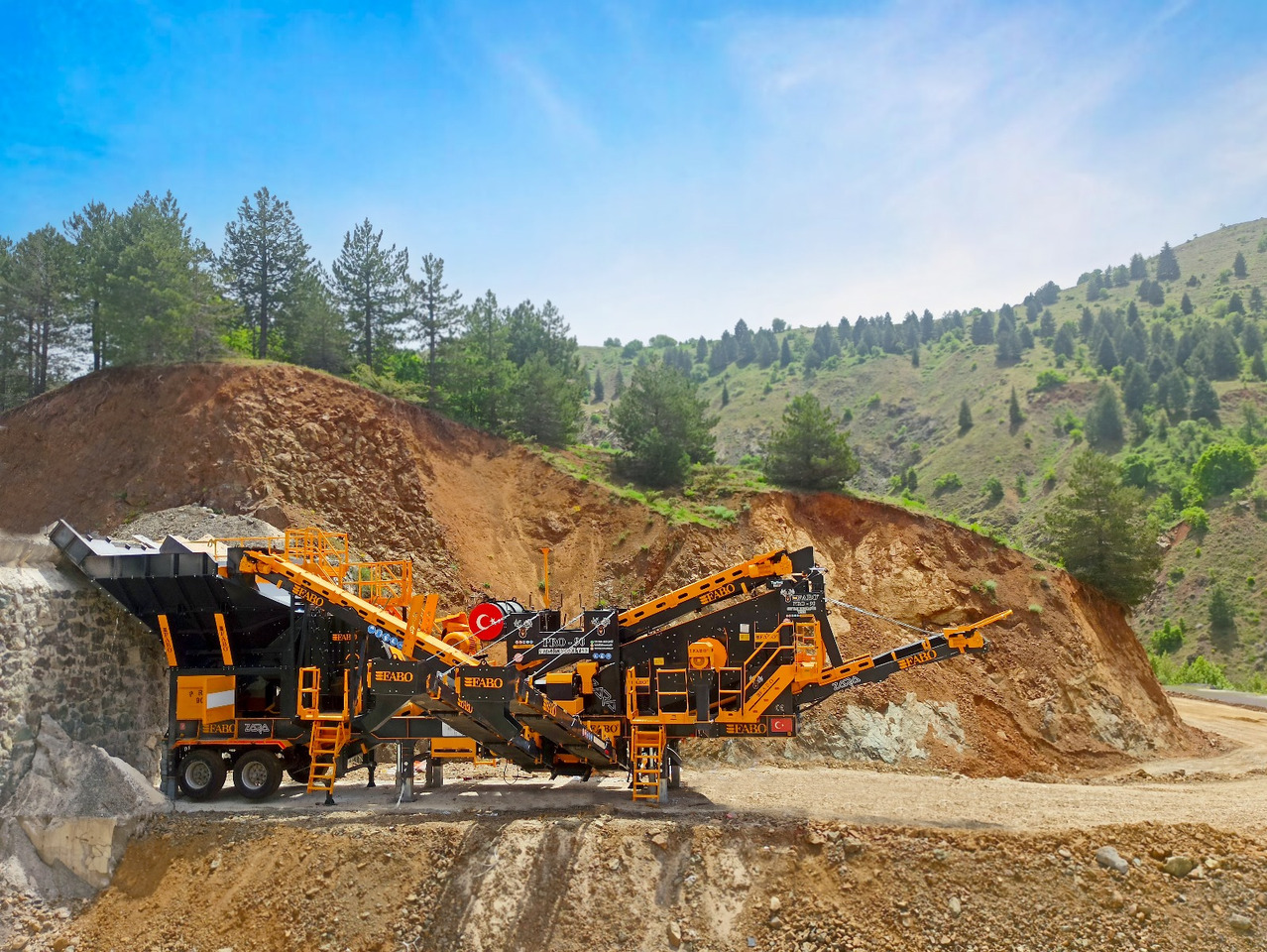 FABO Mobile crusher - Tanaman penghancur mobil: gambar 1 FABO Mobile crusher - Tanaman penghancur mobil: gambar 1