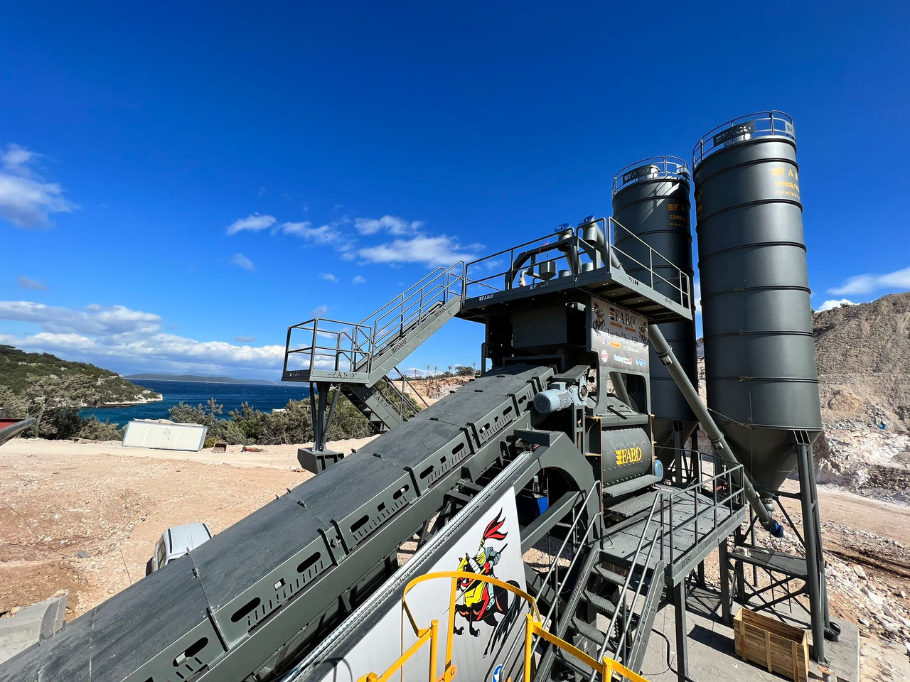 FABO mobile concrete batching plant - Pabrik beton: gambar 4 FABO mobile concrete batching plant - Pabrik beton: gambar 4