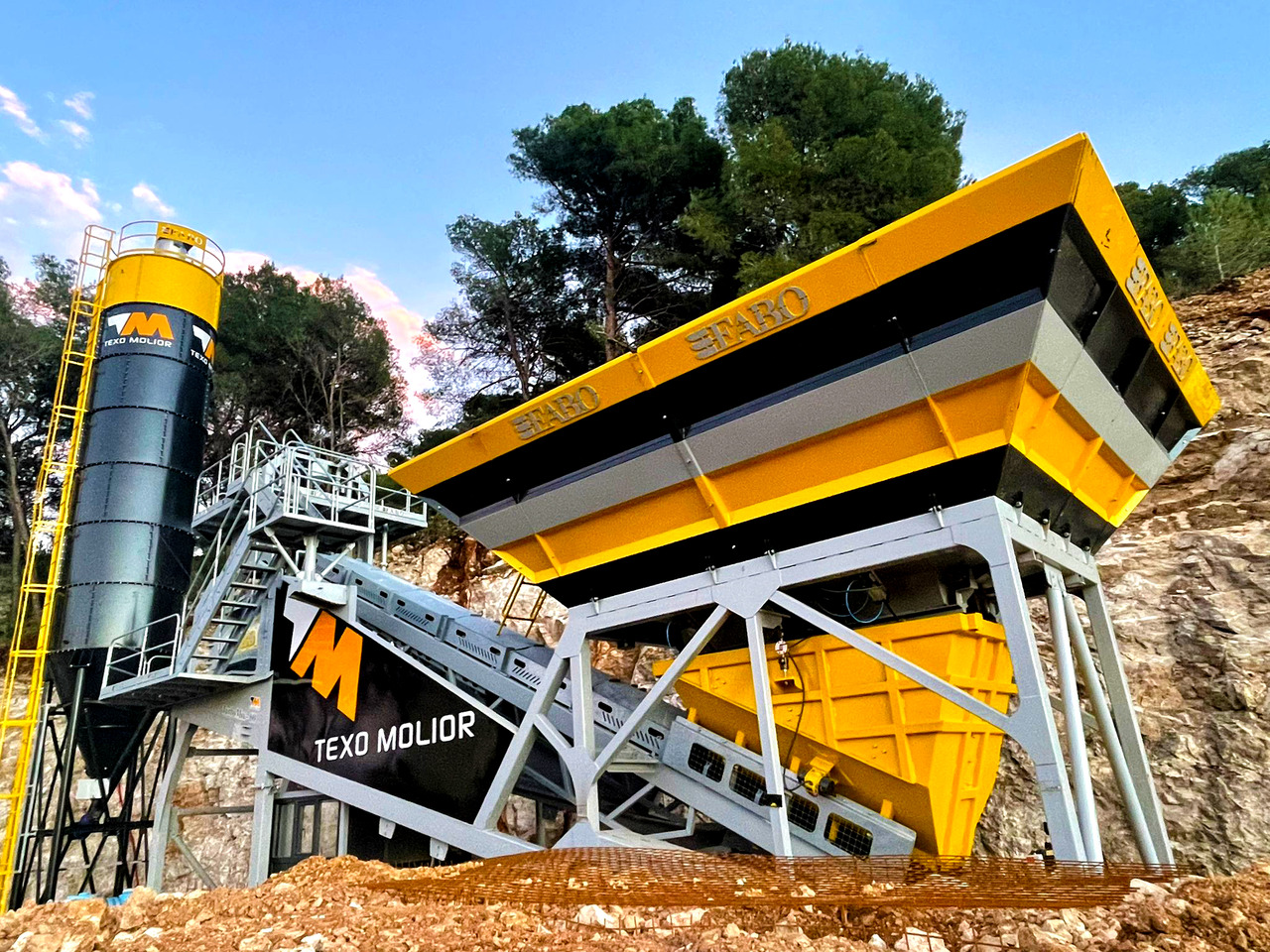 FABO mobile concrete batching plant - Pabrik beton: gambar 4 FABO mobile concrete batching plant - Pabrik beton: gambar 4