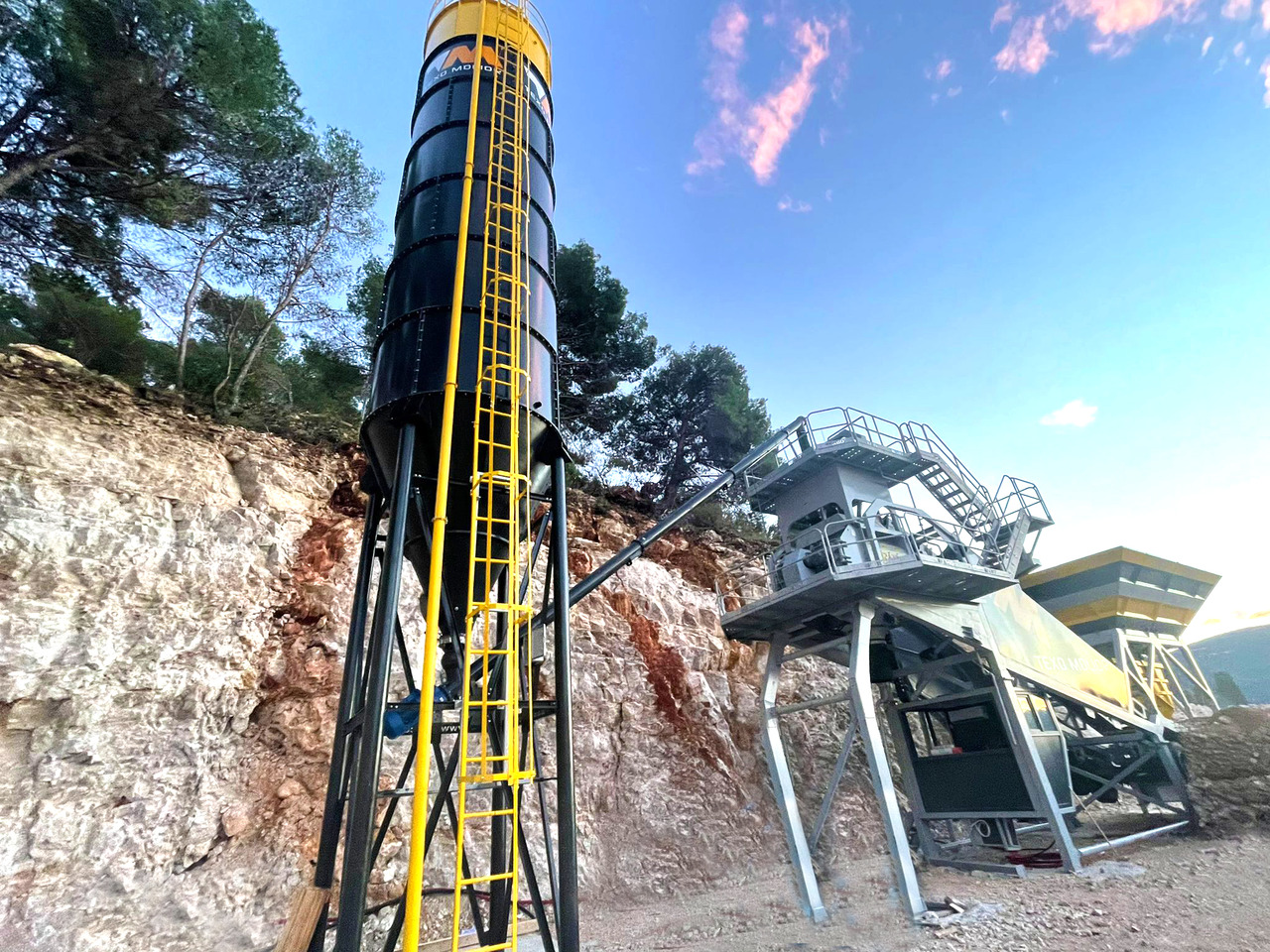 FABO mobile concrete batching plant - Pabrik beton: gambar 3 FABO mobile concrete batching plant - Pabrik beton: gambar 3