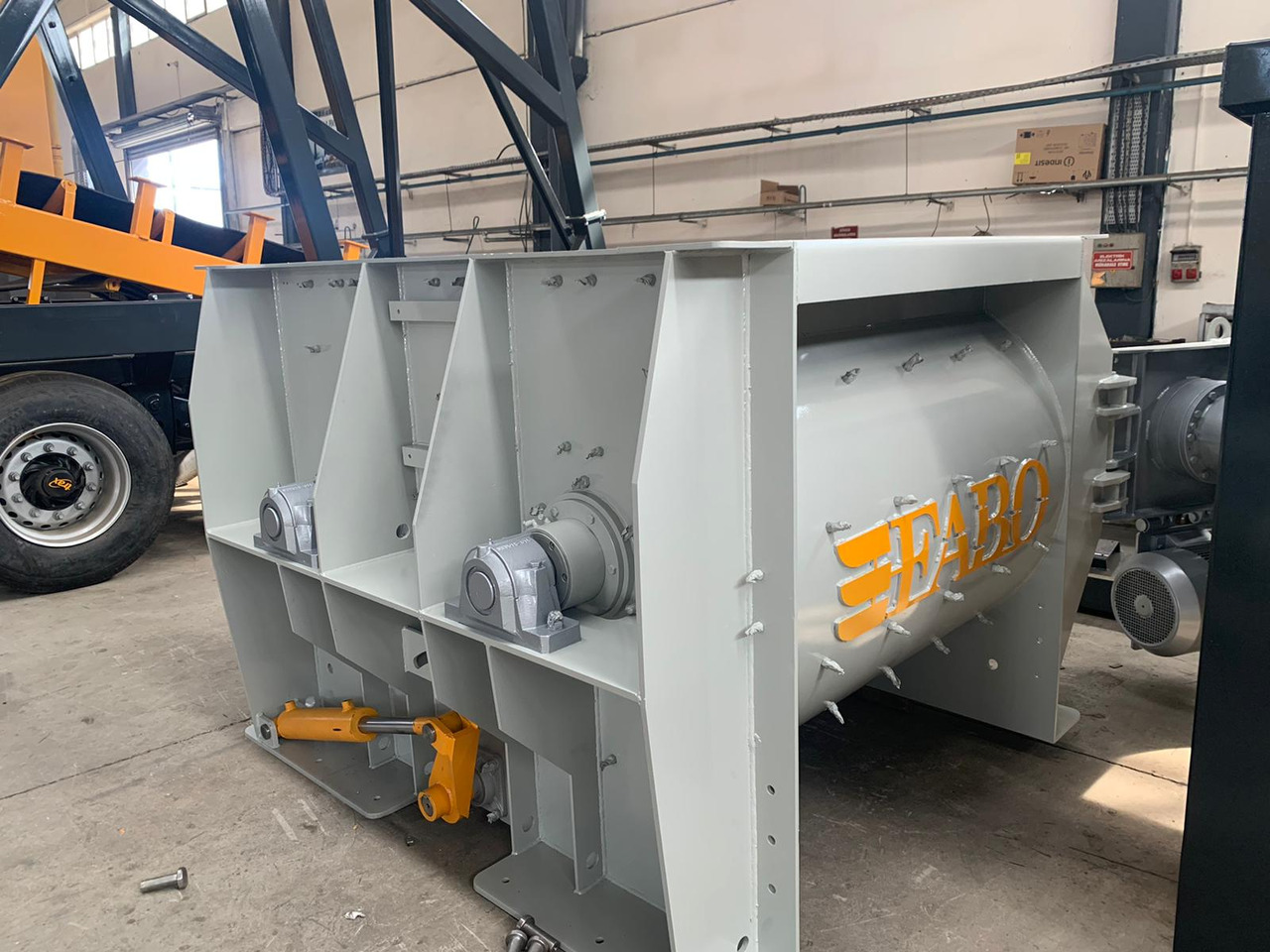 FABO twin shaft mixer - Pengaduk semen: gambar 5 FABO twin shaft mixer - Pengaduk semen: gambar 5