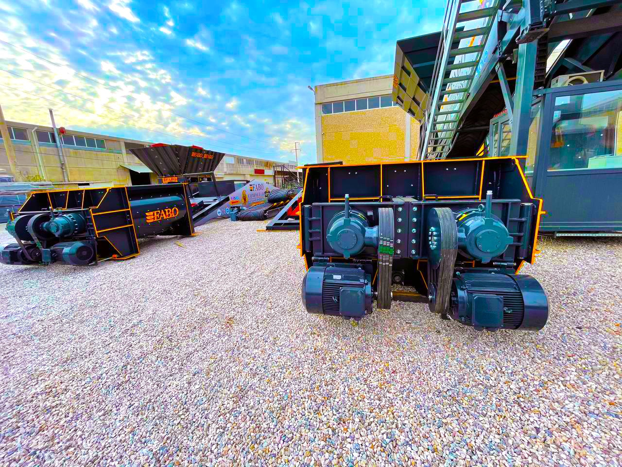 FABO twin shaft mixer - Pengaduk semen: gambar 4 FABO twin shaft mixer - Pengaduk semen: gambar 4