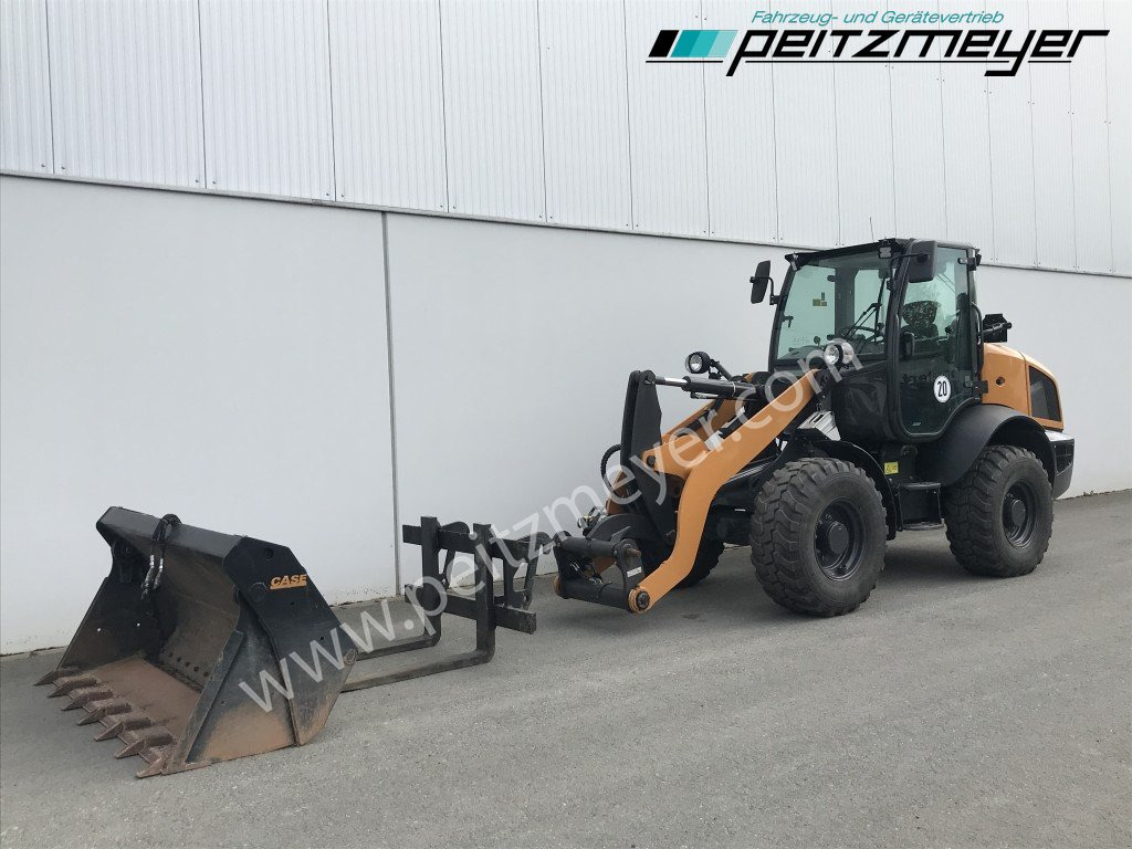 CASE Radlader 321 F 4 in 1 Schaufel + Palettengabel - Wheel loader: gambar 1 CASE Radlader 321 F 4 in 1 Schaufel + Palettengabel - Wheel loader: gambar 1