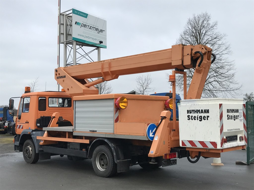 MAN L75 14.224 BB Ruthmann Hubarbeitsbühne T 225 - Platform udara yang dipasang di truk: gambar 4 MAN L75 14.224 BB Ruthmann Hubarbeitsbühne T 225 - Platform udara yang dipasang di truk: gambar 4