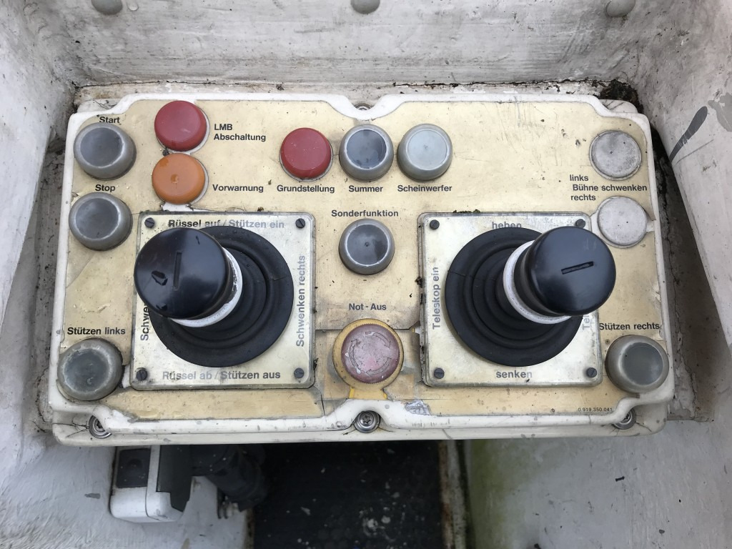 Platform udara yang dipasang di truk MAN L75 14.224 BB Ruthmann Hubarbeitsbühne T 225: gambar 17
