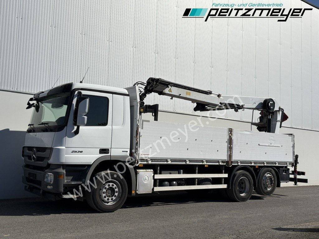 MERCEDES-BENZ Actros 2536 LL Pritsche HMF Heckkran m. Zange Baustoff - Truk flatbed, Truk derek: gambar 1 MERCEDES-BENZ Actros 2536 LL Pritsche HMF Heckkran m. Zange Baustoff - Truk flatbed, Truk derek: gambar 1