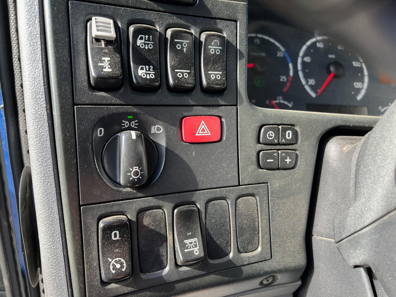 Truk box Scania R620 LB6X2HNB - OPEN SIDE: gambar 15