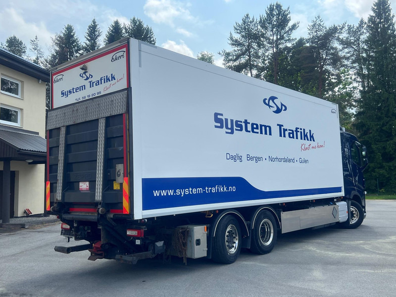 Volvo FH500 6X2*4 -OPEN SIDE -RETARDER -CARRIER SUPRA 1150 - Truk berpendingin: gambar 5 Volvo FH500 6X2*4 -OPEN SIDE -RETARDER -CARRIER SUPRA 1150 - Truk berpendingin: gambar 5