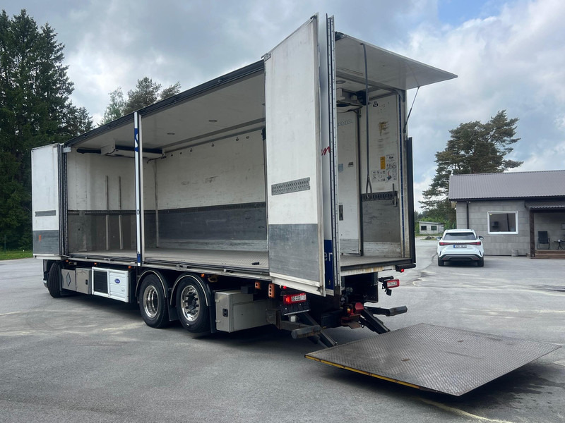 Volvo FH500 6X2*4 -OPEN SIDE -RETARDER -CARRIER SUPRA 1150 - Truk berpendingin: gambar 2 Volvo FH500 6X2*4 -OPEN SIDE -RETARDER -CARRIER SUPRA 1150 - Truk berpendingin: gambar 2