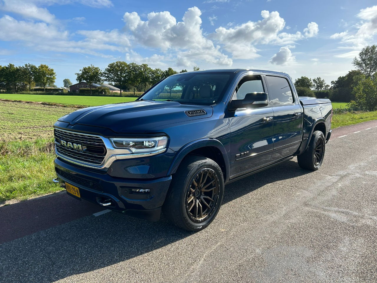 Dodge Ram Pick Up 1500 5.7 V8 4x4 Creb Cab Limeted Hemi Etorque - Truk pikap: gambar 3 Dodge Ram Pick Up 1500 5.7 V8 4x4 Creb Cab Limeted Hemi Etorque - Truk pikap: gambar 3