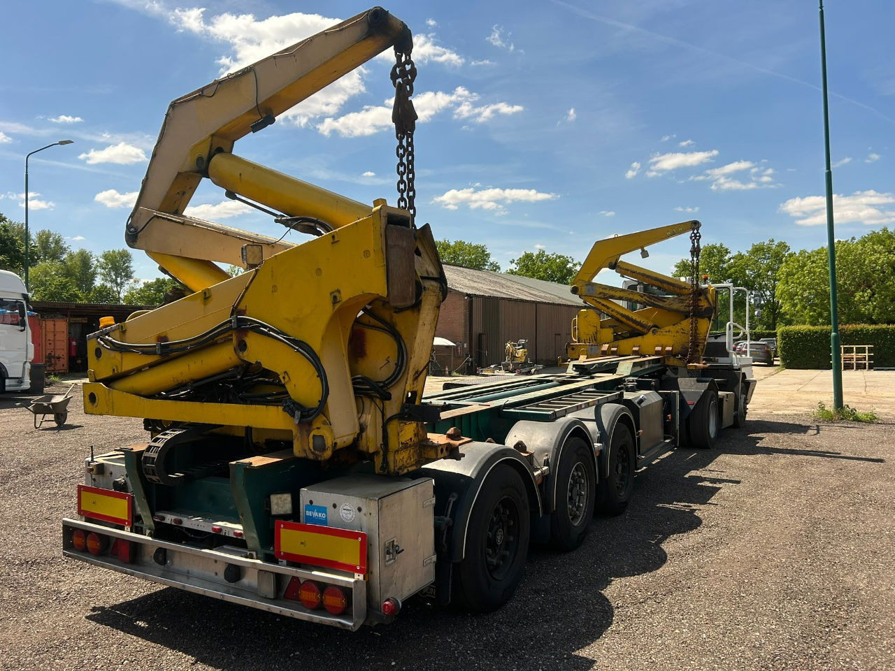 Hammar 195 HC / 20 ft, 2 x 20 ft 40 ft HC, power pack Diesel, Wireless controlle - Semi-trailer pengangkut mobil: gambar 3 Hammar 195 HC / 20 ft, 2 x 20 ft 40 ft HC, power pack Diesel, Wireless controlle - Semi-trailer pengangkut mobil: gambar 3