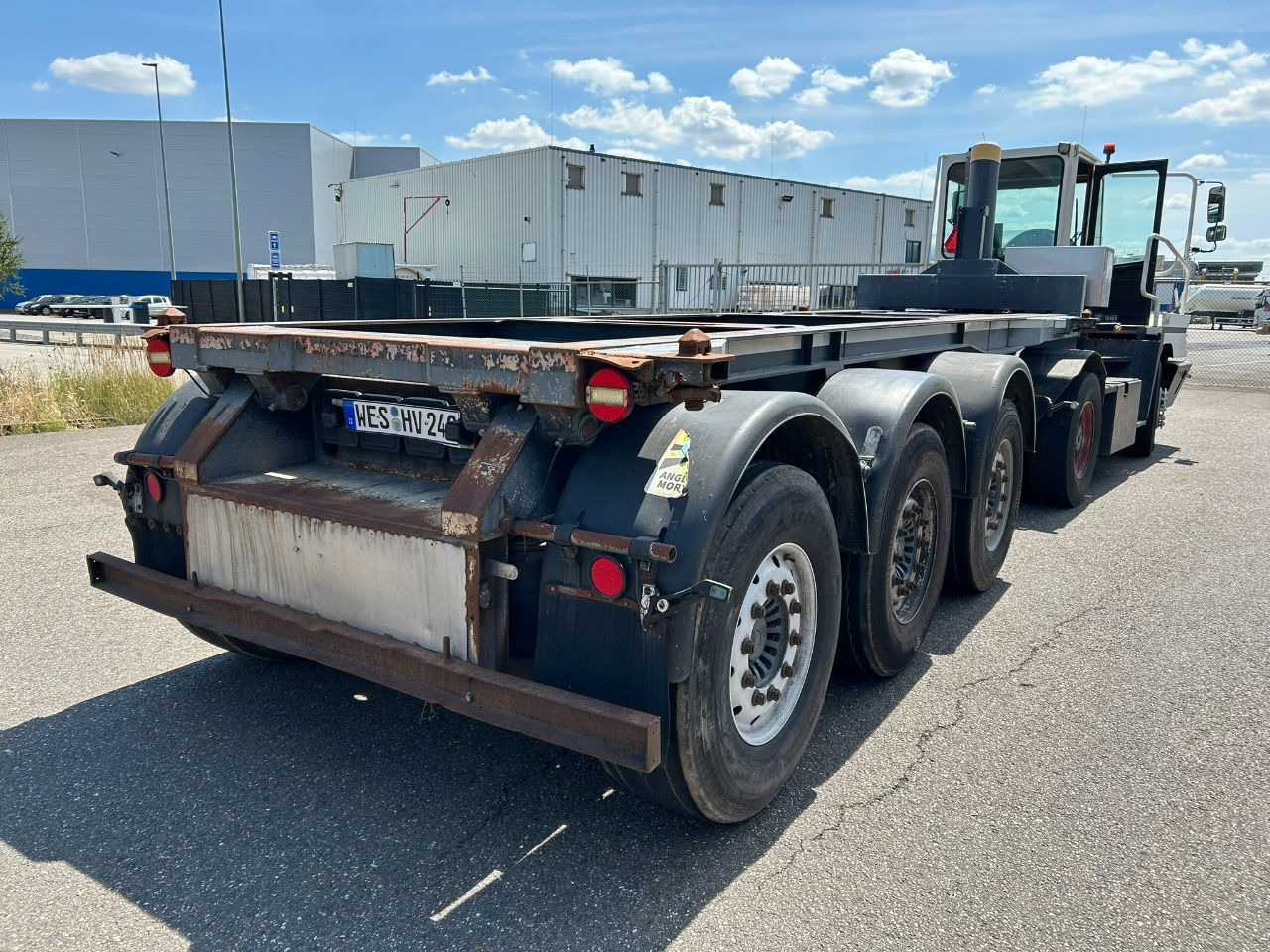 Mafa 2 x in stock 20 ft tipping chassis / disc brakes / lifting axle / alcoa wheels - Semi-trailer pengangkut mobil: gambar 3 Mafa 2 x in stock 20 ft tipping chassis / disc brakes / lifting axle / alcoa wheels - Semi-trailer pengangkut mobil: gambar 3