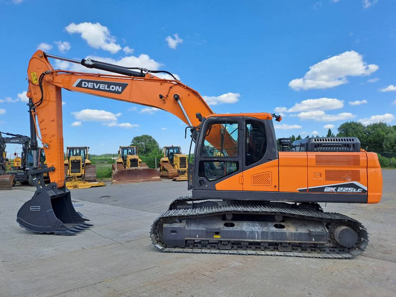 Doosan DX225LC-7M - Ekskavator perayap: gambar 1 Doosan DX225LC-7M - Ekskavator perayap: gambar 1