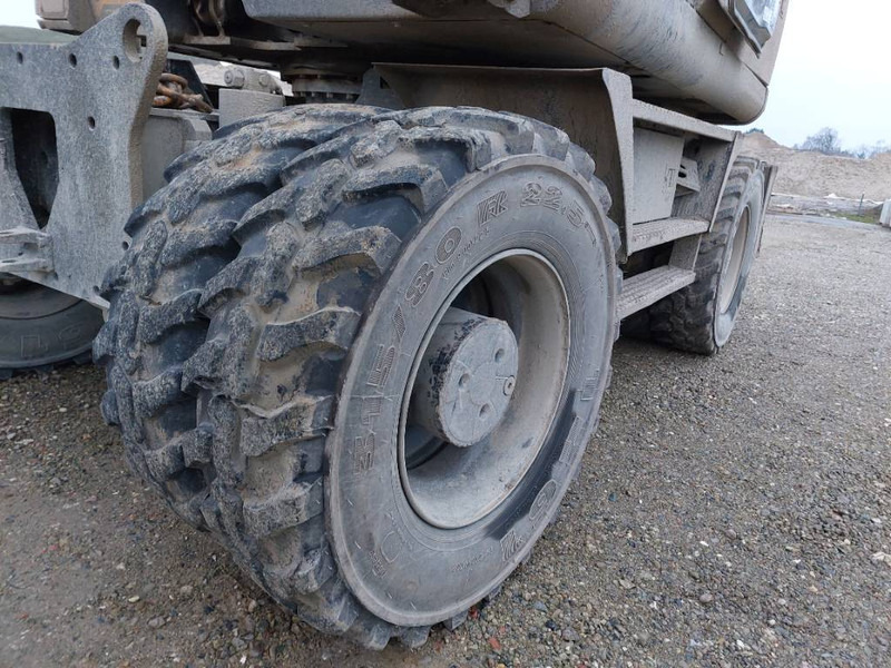 Ekskavator roda Hitachi ZX170W-5B: gambar 11