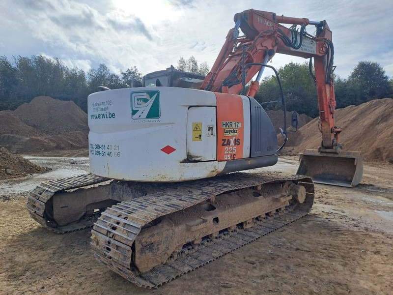 Hitachi ZX225USLC-3 - Ekskavator perayap: gambar 4 Hitachi ZX225USLC-3 - Ekskavator perayap: gambar 4