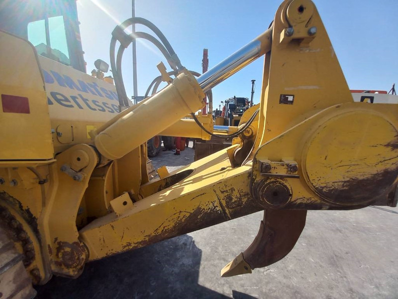Komatsu D155-6R (4 pieces available in Abu Dhabi) - Bulldozer: gambar 5 Komatsu D155-6R (4 pieces available in Abu Dhabi) - Bulldozer: gambar 5