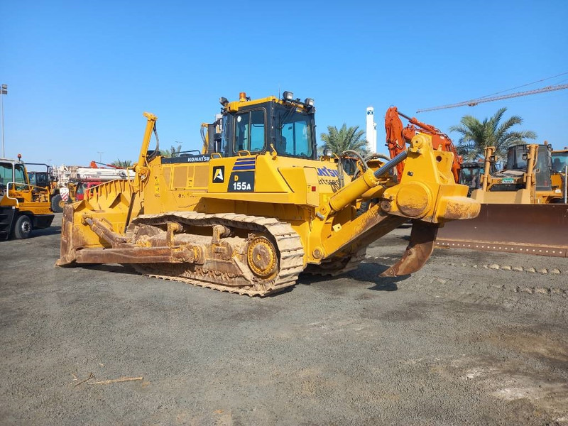 Komatsu D155A-6R (4 pcs available in Abu Dhabi) - Bulldozer: gambar 2 Komatsu D155A-6R (4 pcs available in Abu Dhabi) - Bulldozer: gambar 2