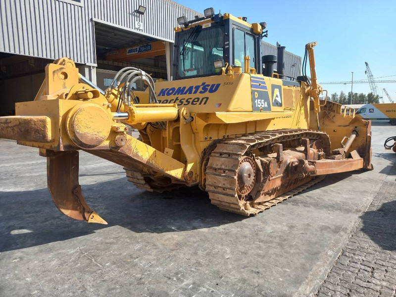 Komatsu D155A-6R (4 pieces available - Abu Dhabi) - Bulldozer: gambar 3 Komatsu D155A-6R (4 pieces available - Abu Dhabi) - Bulldozer: gambar 3