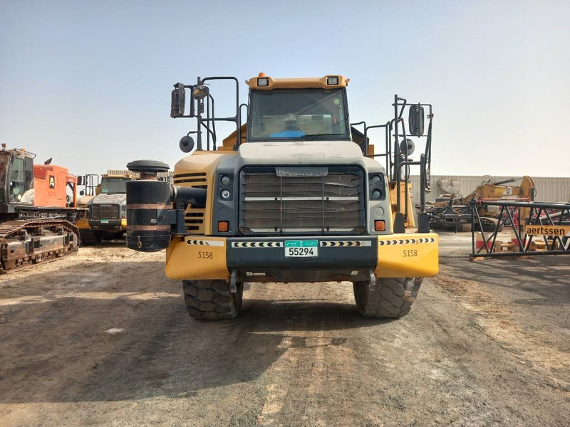 Komatsu HM400-3R (4 pcs available in Abu Dhabi) - Tempat sampah artikulasi: gambar 5 Komatsu HM400-3R (4 pcs available in Abu Dhabi) - Tempat sampah artikulasi: gambar 5
