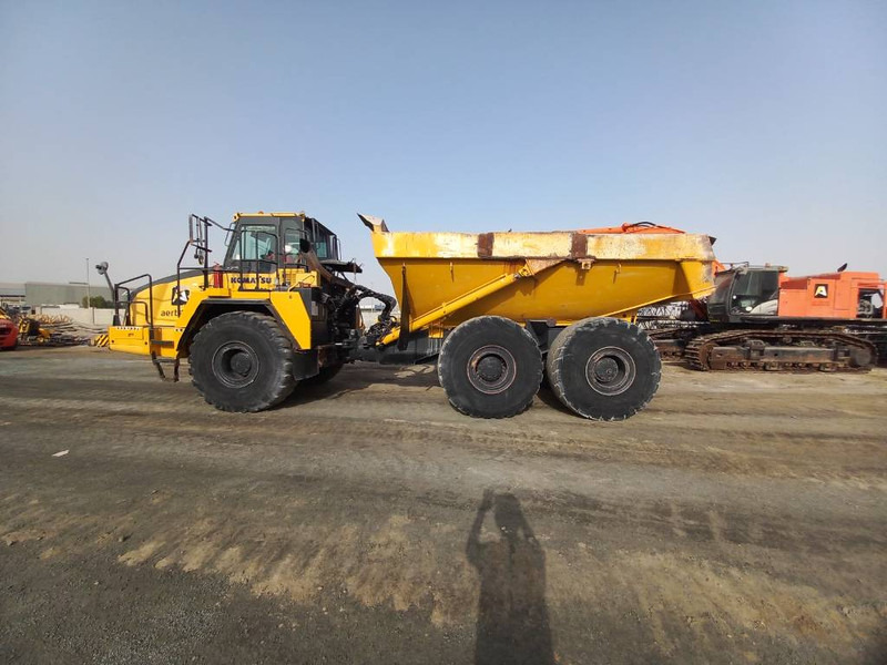 Komatsu HM400-3R (4 pcs available in Abu Dhabi) - Tempat sampah artikulasi: gambar 1 Komatsu HM400-3R (4 pcs available in Abu Dhabi) - Tempat sampah artikulasi: gambar 1