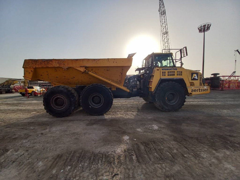 Komatsu HM400-3R (4 pcs available in Abu Dhabi) - Tempat sampah artikulasi: gambar 4 Komatsu HM400-3R (4 pcs available in Abu Dhabi) - Tempat sampah artikulasi: gambar 4