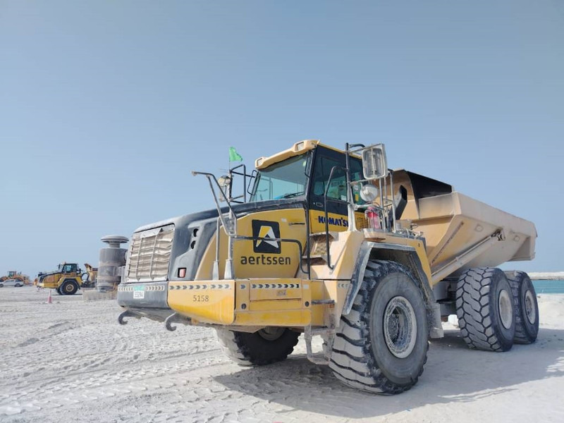Komatsu HM400-3R (4 pieces available in Abu Dhabi) - Tempat sampah artikulasi: gambar 3 Komatsu HM400-3R (4 pieces available in Abu Dhabi) - Tempat sampah artikulasi: gambar 3