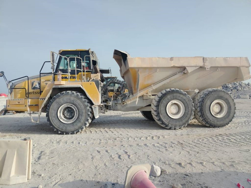 Komatsu HM400-3R (4 pieces available in Abu Dhabi) - Tempat sampah artikulasi: gambar 1 Komatsu HM400-3R (4 pieces available in Abu Dhabi) - Tempat sampah artikulasi: gambar 1