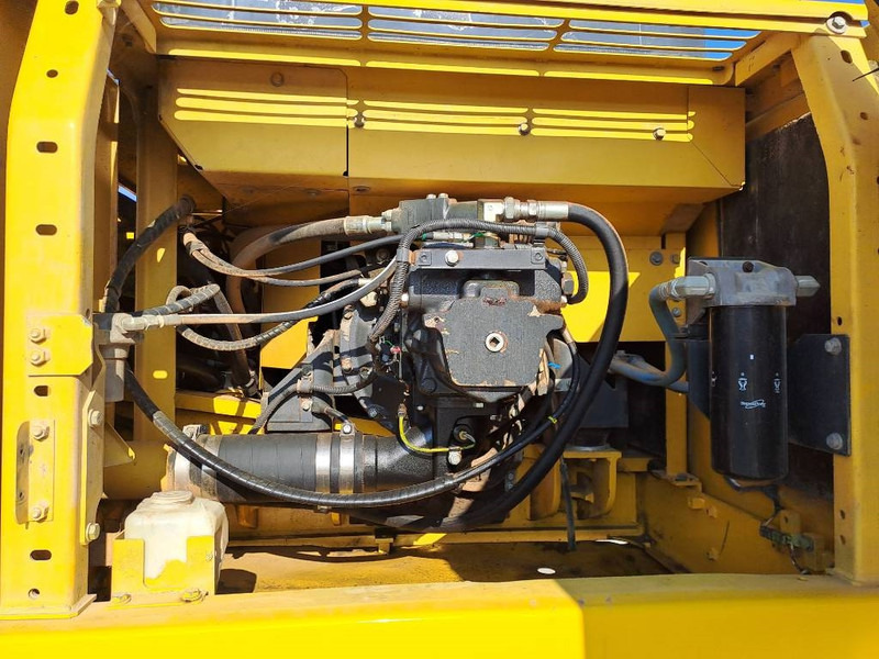 Ekskavator perayap Komatsu PC360LC-10: gambar 18
